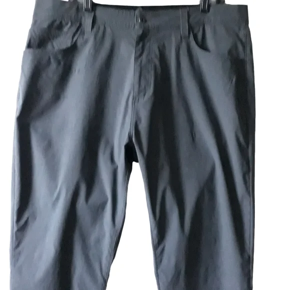 Eddie Bauer cargo pants gray size 38 with a 31in inseam - Picture 6 of 15